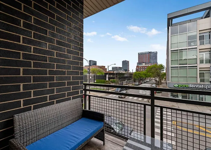 Apartment 1 Free Parking Gym Balcony Sleeps 10 *