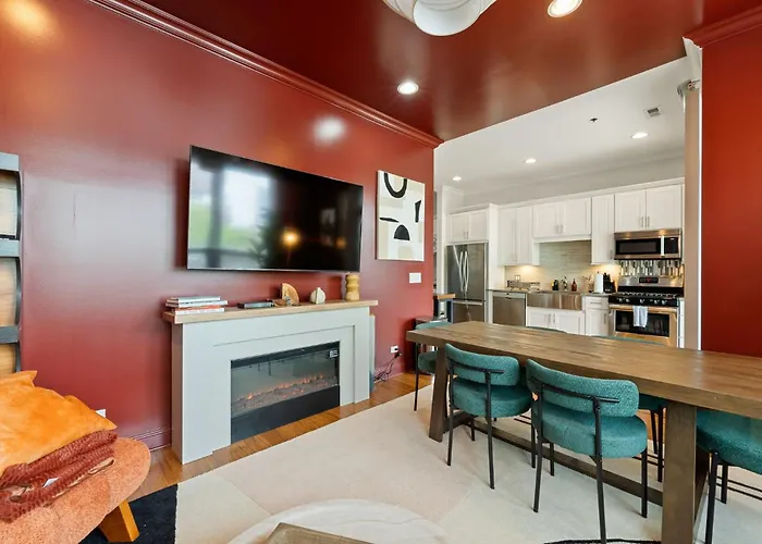 Apartment 1 Free Parking Gym Balcony Sleeps 10 Chicago