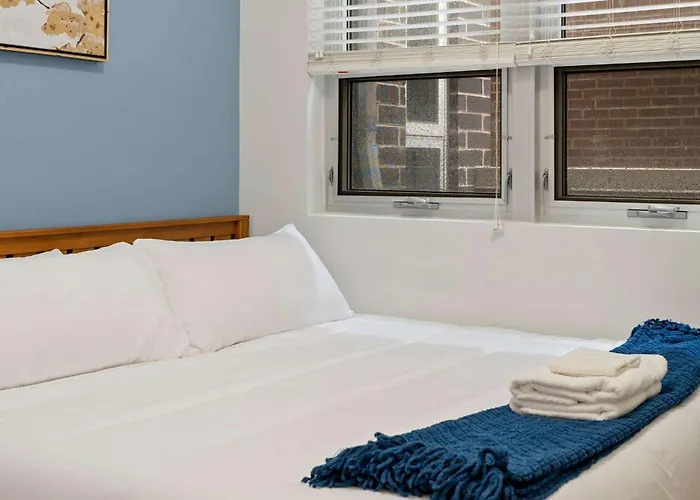 Apartment 1 Free Parking Gym Balcony Sleeps 10